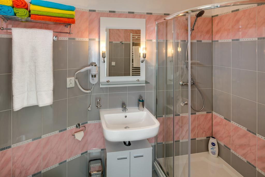 Apartements Studio 964 Líbeznice Exterior foto